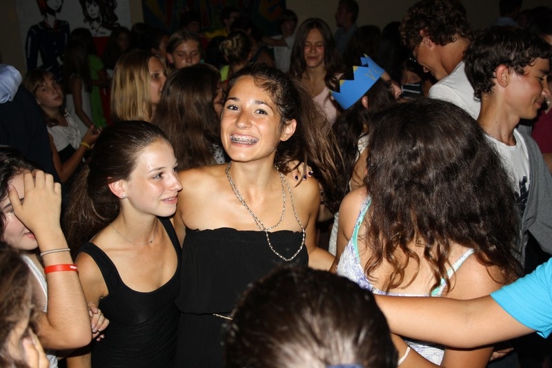 Village Camps International Summer Camp Leysin, Switzerland 2025-08-09 https://www.villagecamps.com/journals_admin/images/701-21-prom night (92).jpg